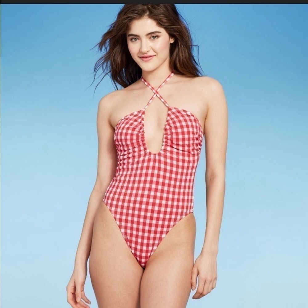 Keyhole cross front halter one piece